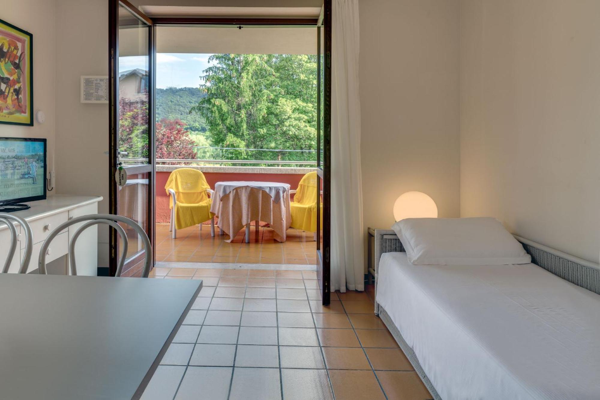 Poiano Garda Resort Appartamenti Ngoại thất bức ảnh